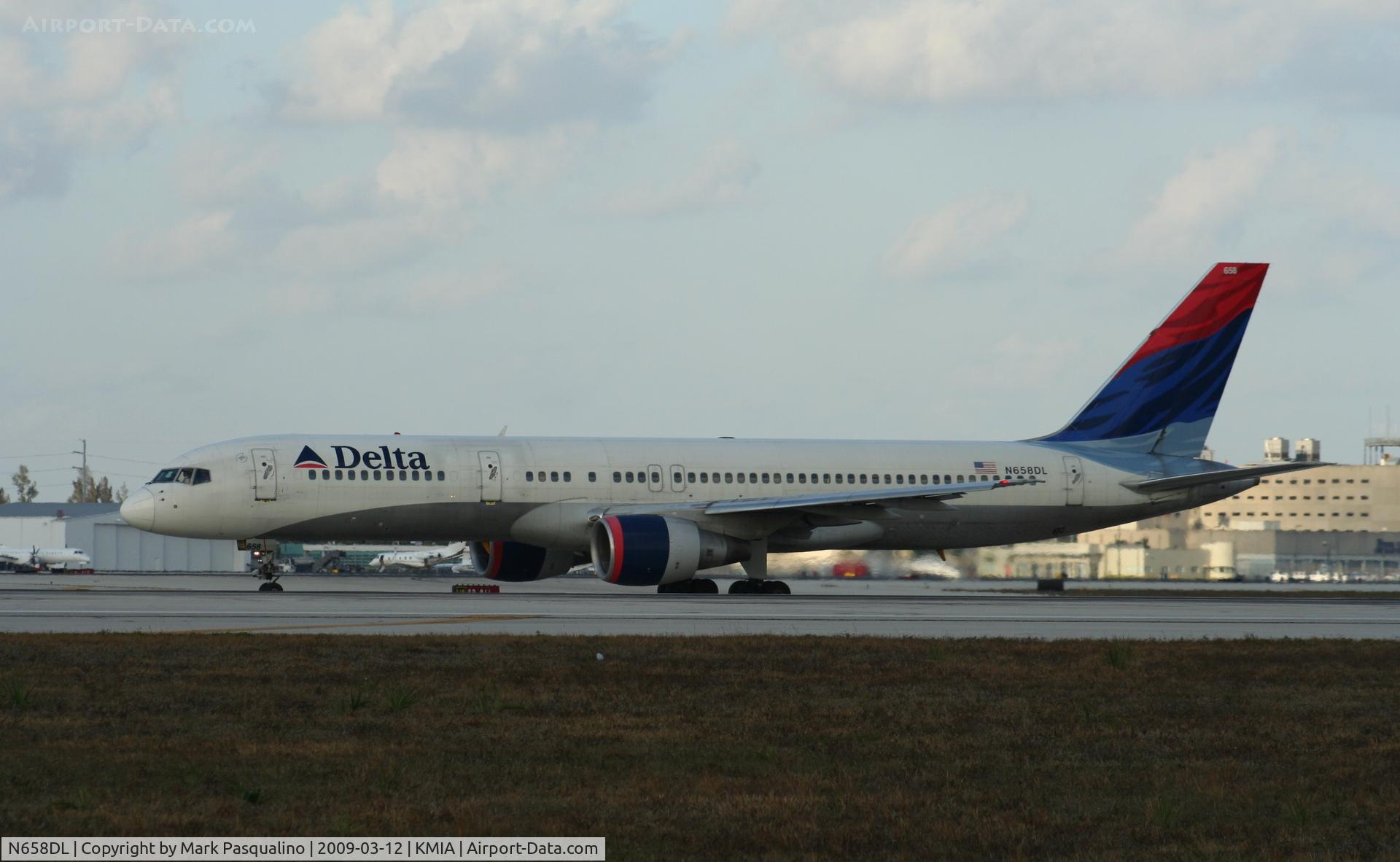 N658DL, 1990 Boeing 757-232 C/N 24420, Boeing 757-200