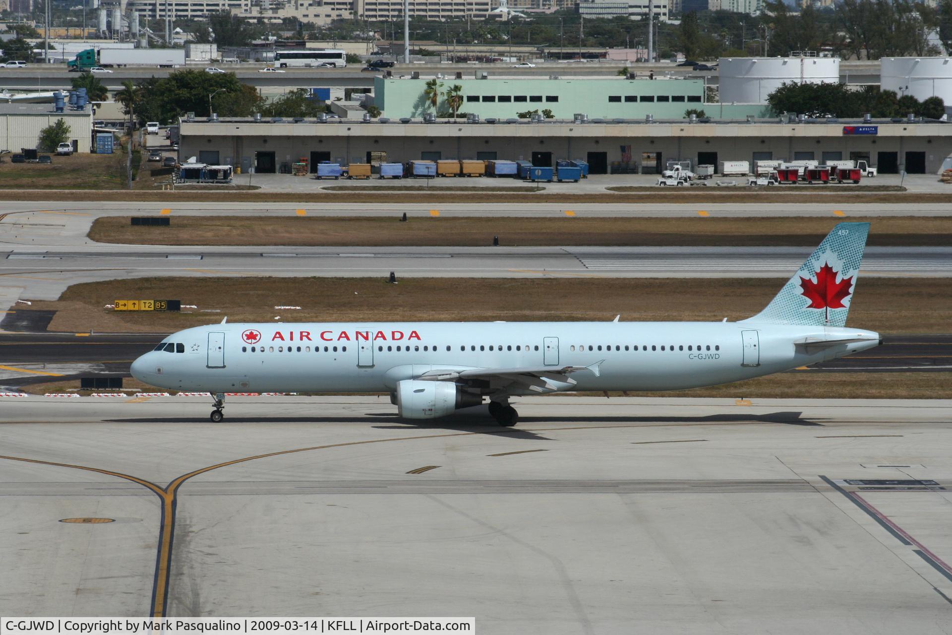 C-GJWD, 2002 Airbus A321-211 C/N 1748, Airbus A321-200