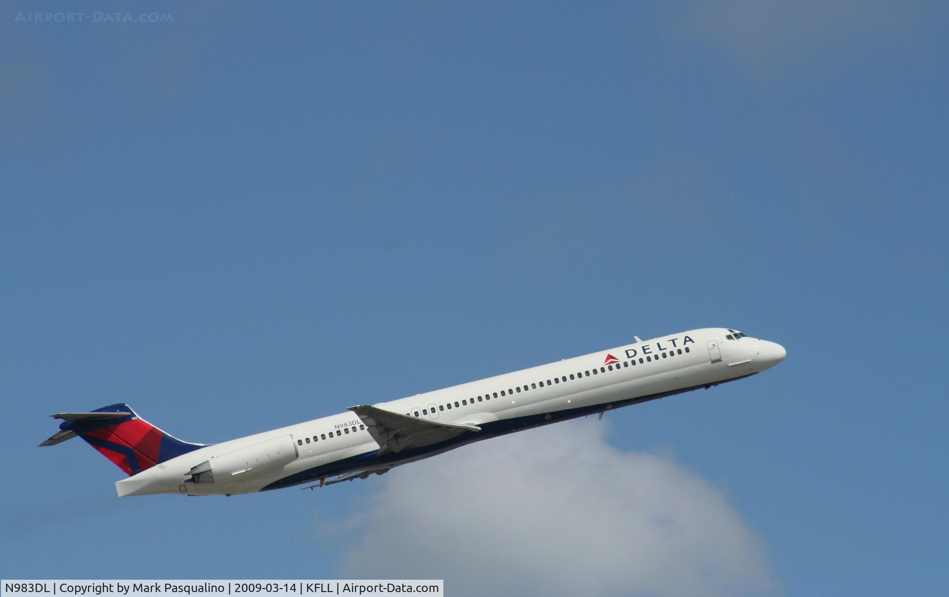 N983DL, 1991 McDonnell Douglas MD-88 C/N 53274, MD-88