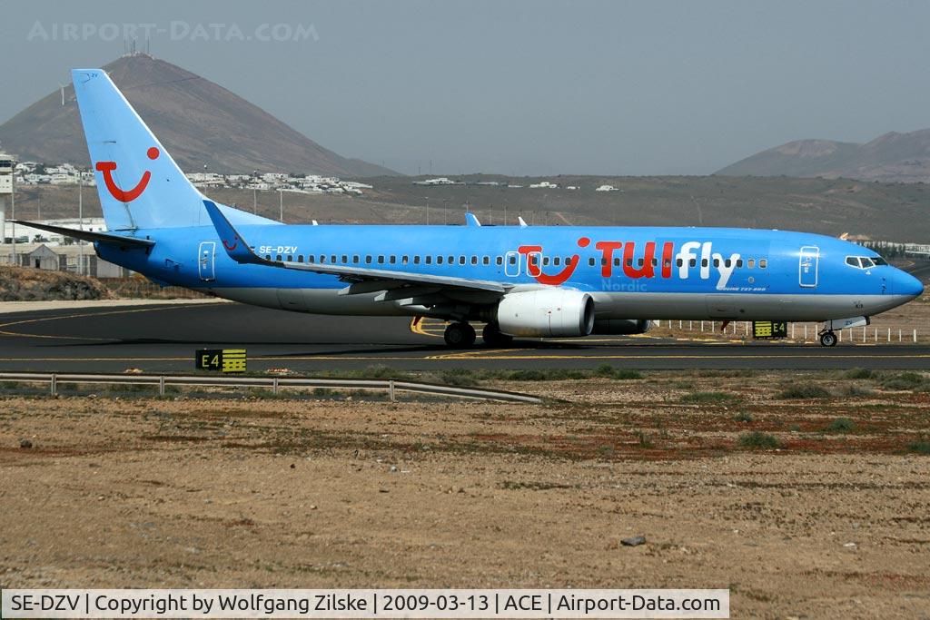 SE-DZV, 2003 Boeing 737-804 C/N 32904, visitor