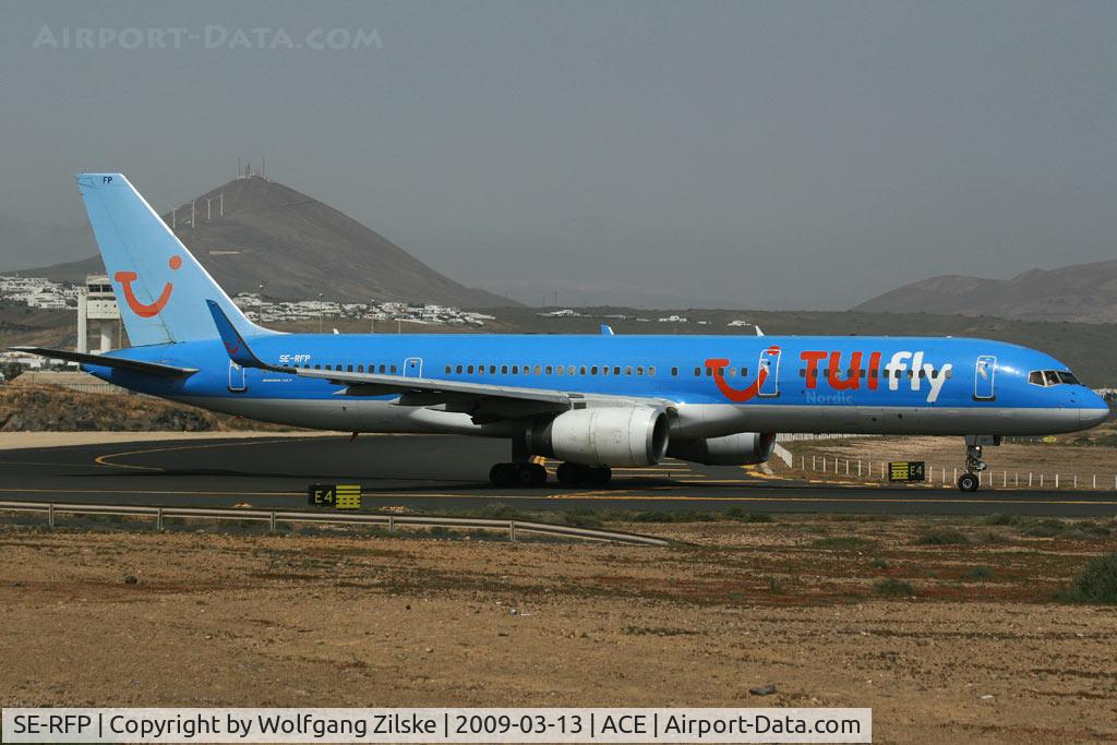 SE-RFP, 1994 Boeing 757-204 C/N 27219, visitor