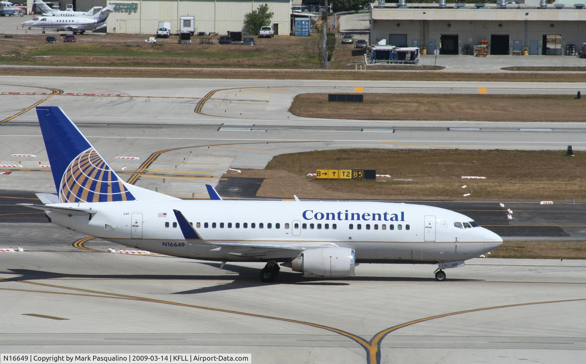 N16649, 1997 Boeing 737-524 C/N 28910, Boeing 737-500