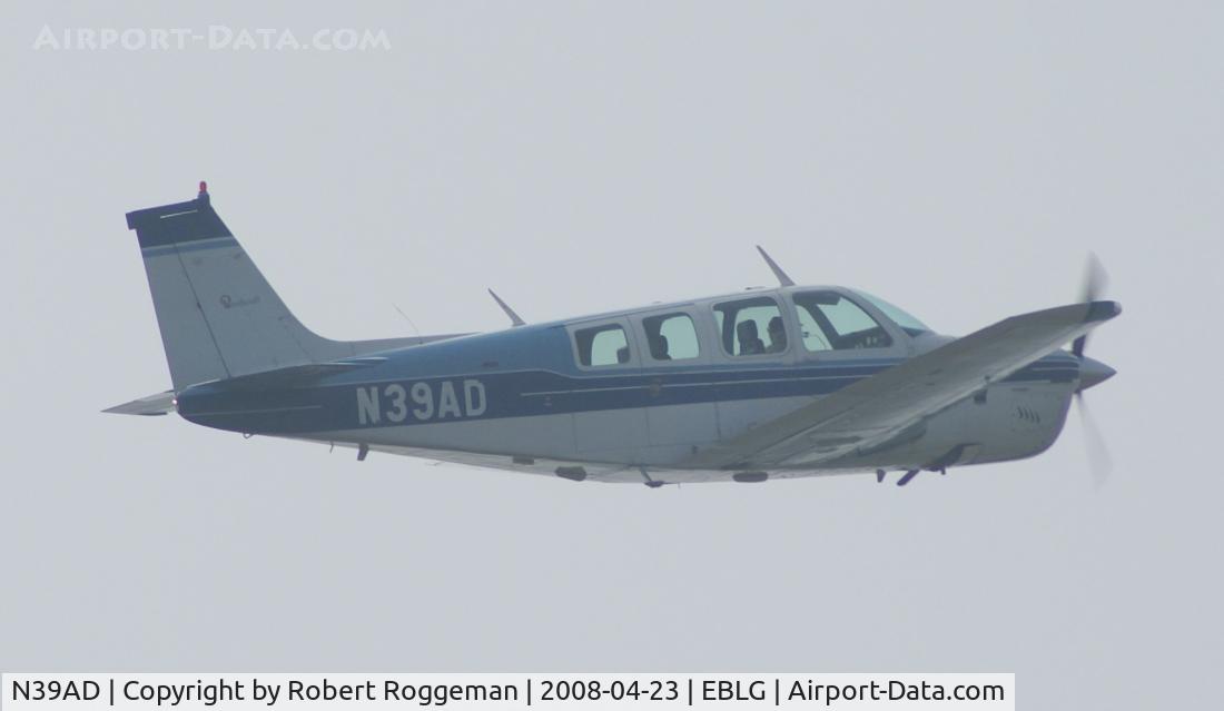 N39AD, 1972 Beech A36 Bonanza 36 C/N E316, Making touch and go's.