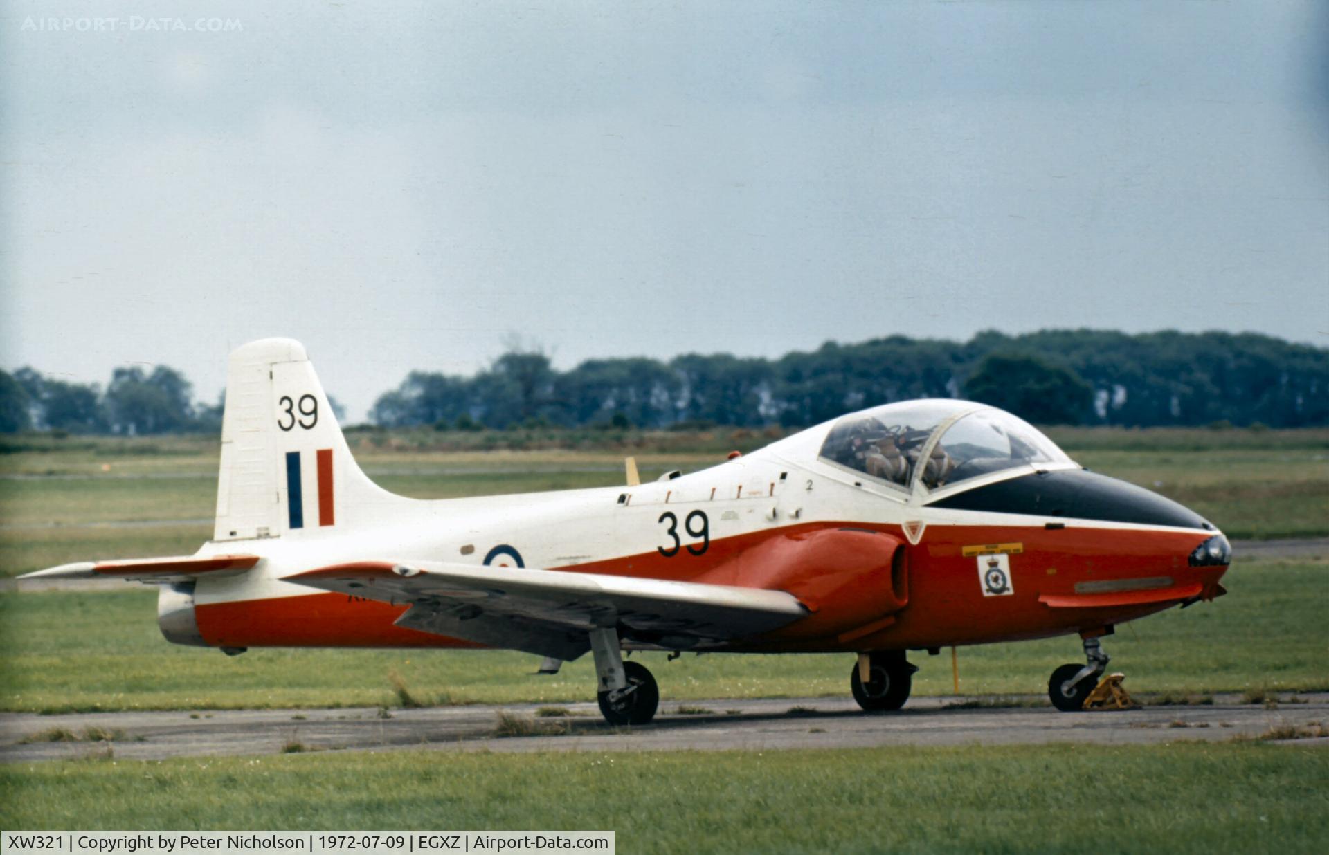 XW321, 1970 BAC 84 Jet Provost T.5A C/N EEP/JP/985, Jet Provost T.5 of 3 Flying Training School seen at the 1972 Topcliffe Open Day.