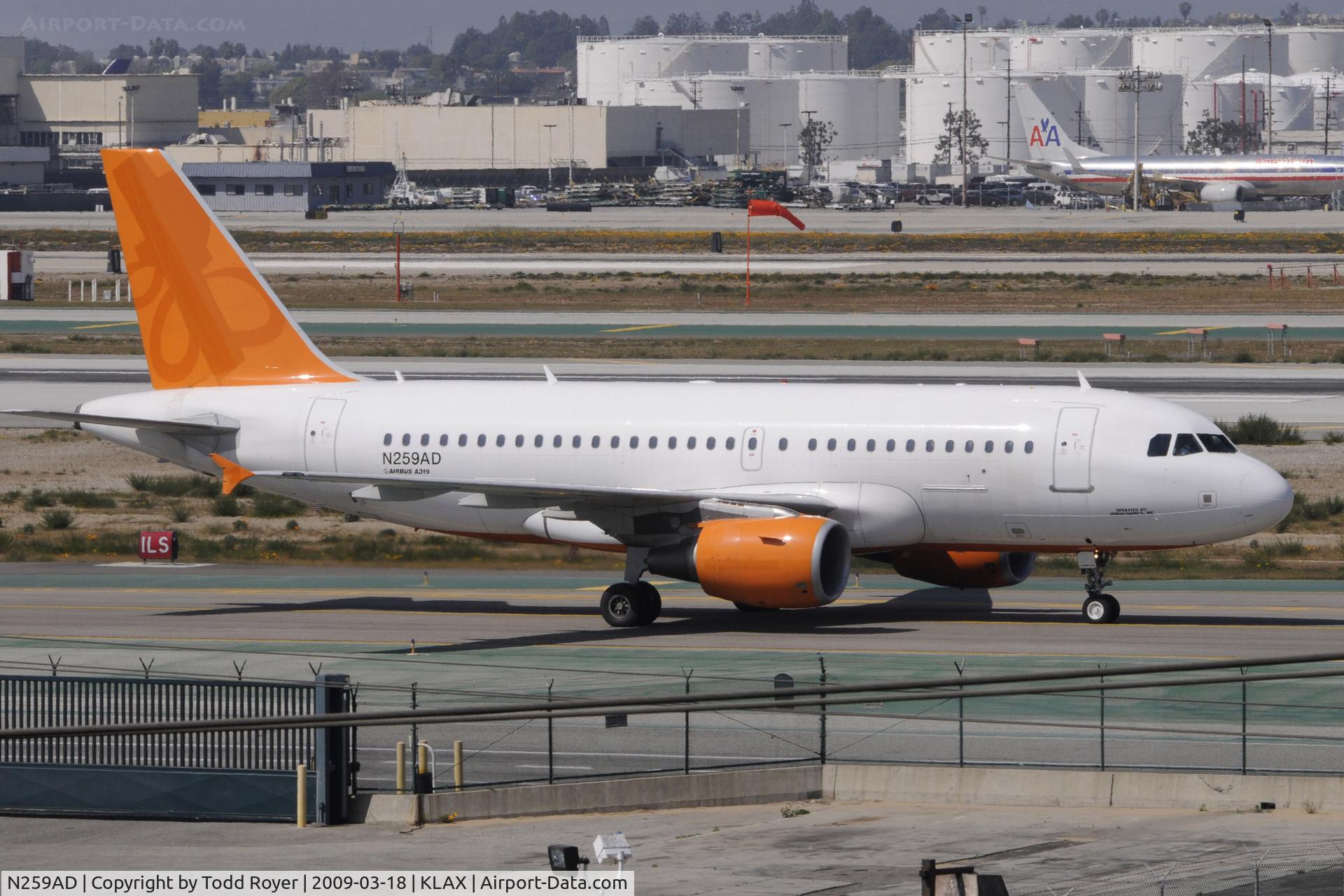 N259AD, 2003 Airbus A319-112 C/N 1963, Taxi to gate