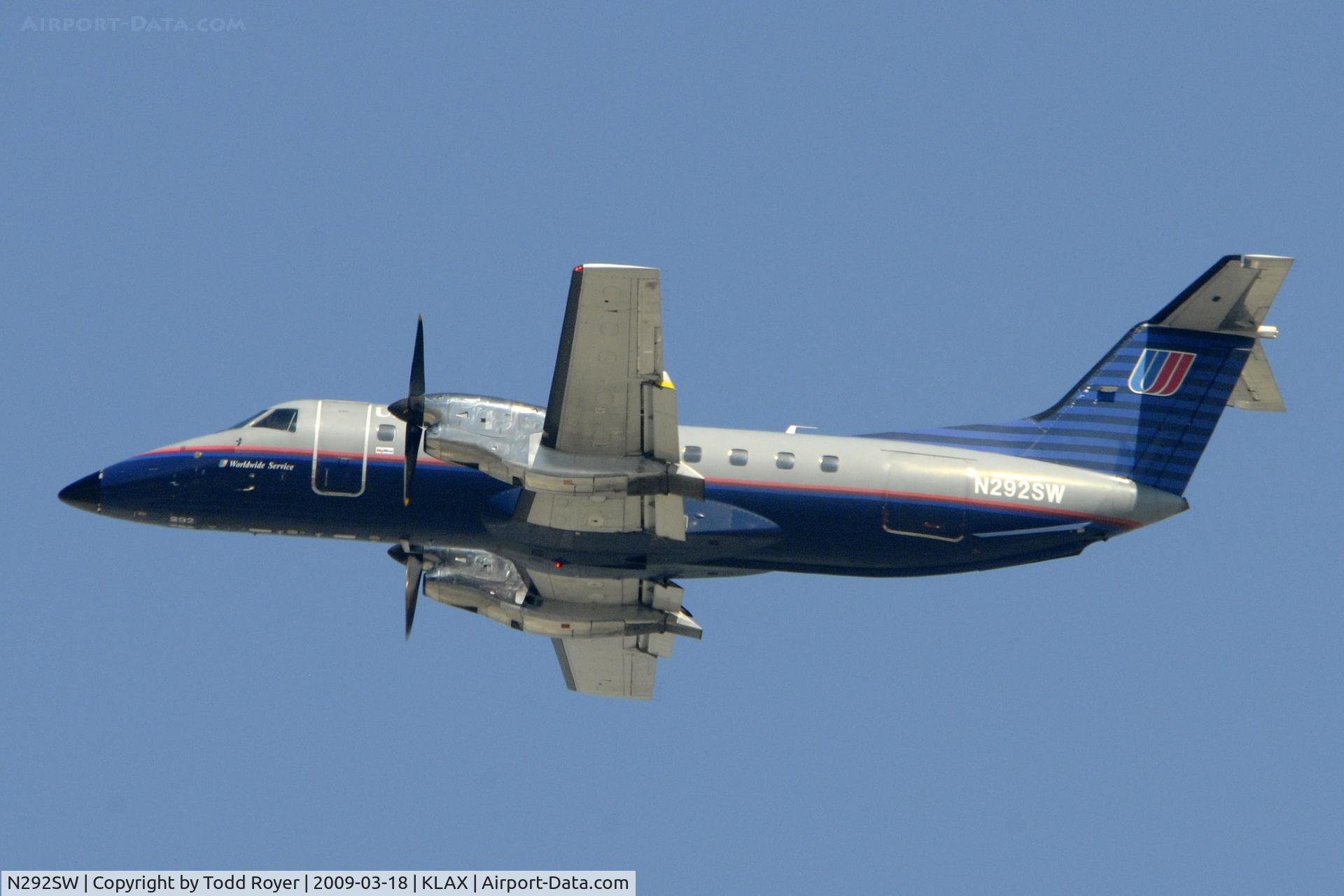 N292SW, 1996 Embraer EMB-120ER Brasilia C/N 120.319, Departing LAX on 25R