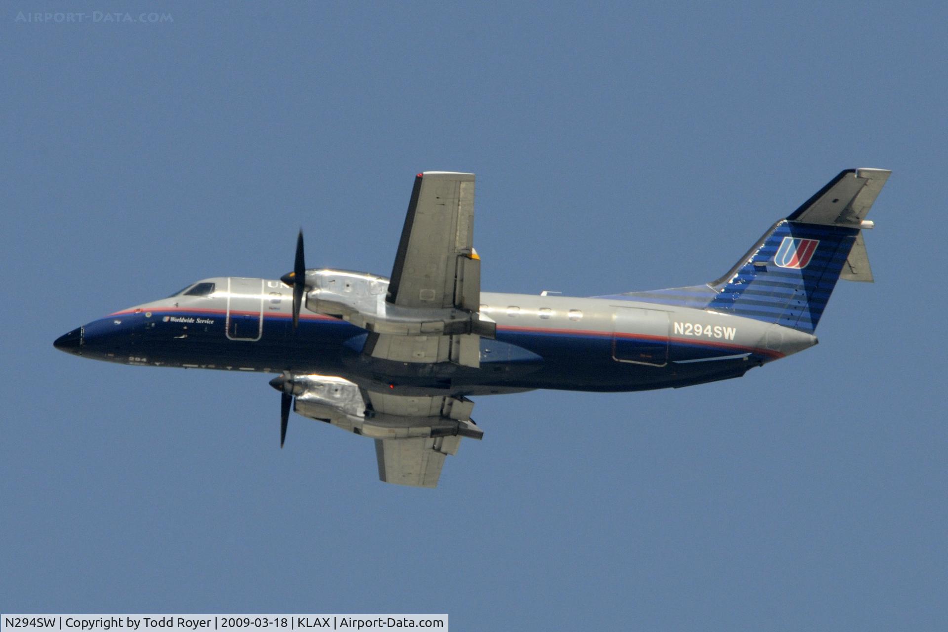 N294SW, 1996 Embraer EMB-120ER Brasilia C/N 120321, Departing LAX on 25R