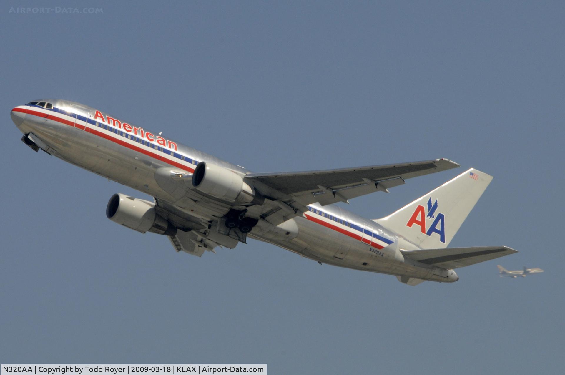 N320AA, 1985 Boeing 767-223 C/N 22321, Departing LAX on 25R