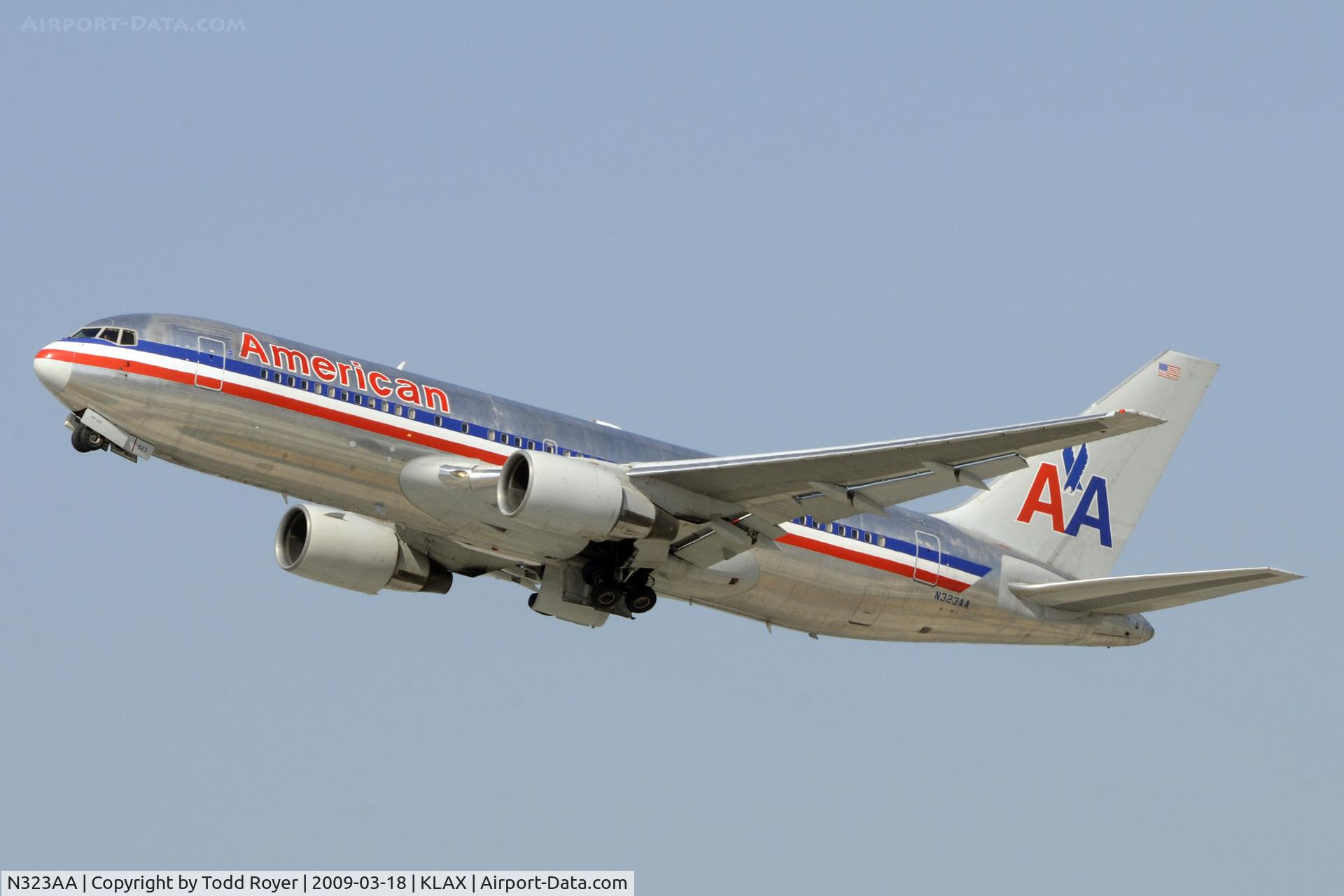 N323AA, Boeing 767-223 C/N 22324, Departing LAX on 25R