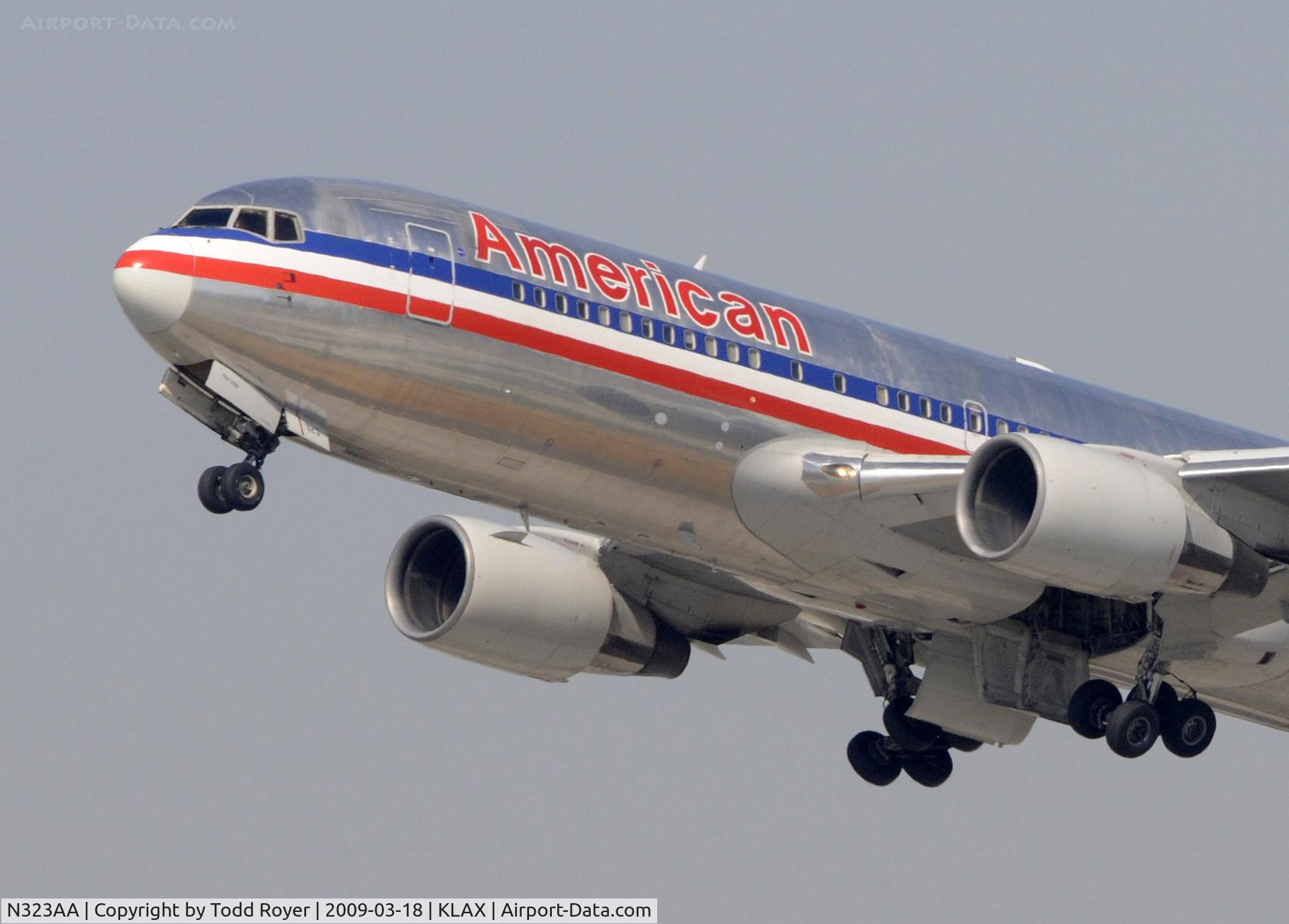 N323AA, Boeing 767-223 C/N 22324, Departing LAX on 25R