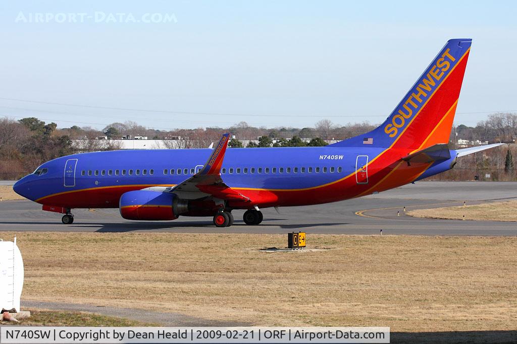 N740SW, 1998 Boeing 737-7H4 C/N 29276, Southwest Airlines N740SW (FLT SWA591) taxiing to RWY 23 for departure to Orlando Int'l (KMCO).