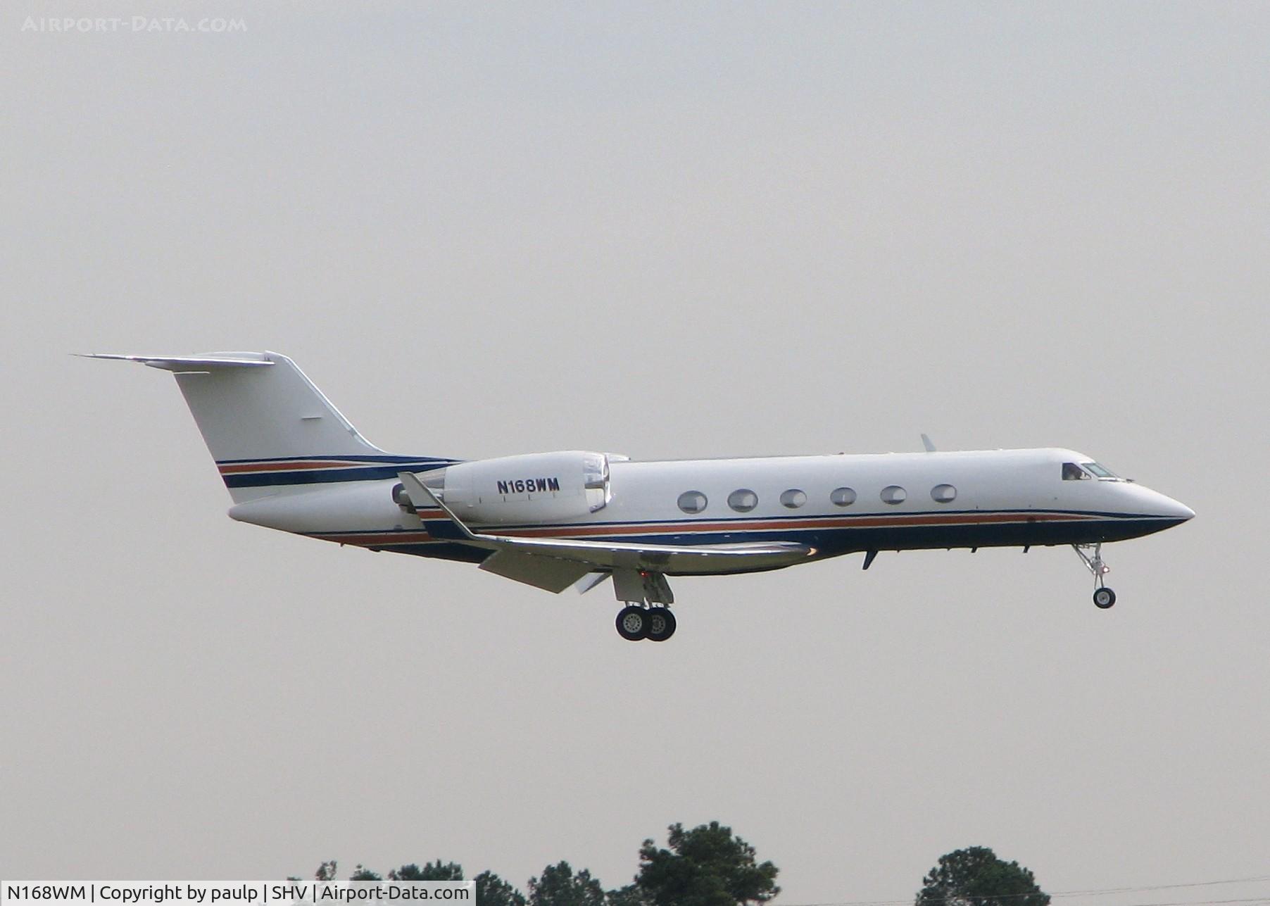 N168WM, 1986 Gulfstream Aerospace G-IV C/N 1002, Landing on runway 14 at the Shreveport Regional airport.
