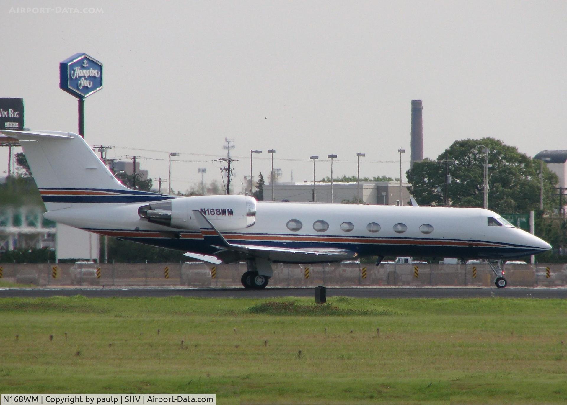 N168WM, 1986 Gulfstream Aerospace G-IV C/N 1002, Rolling down runway 14 at Shreveport Regional.