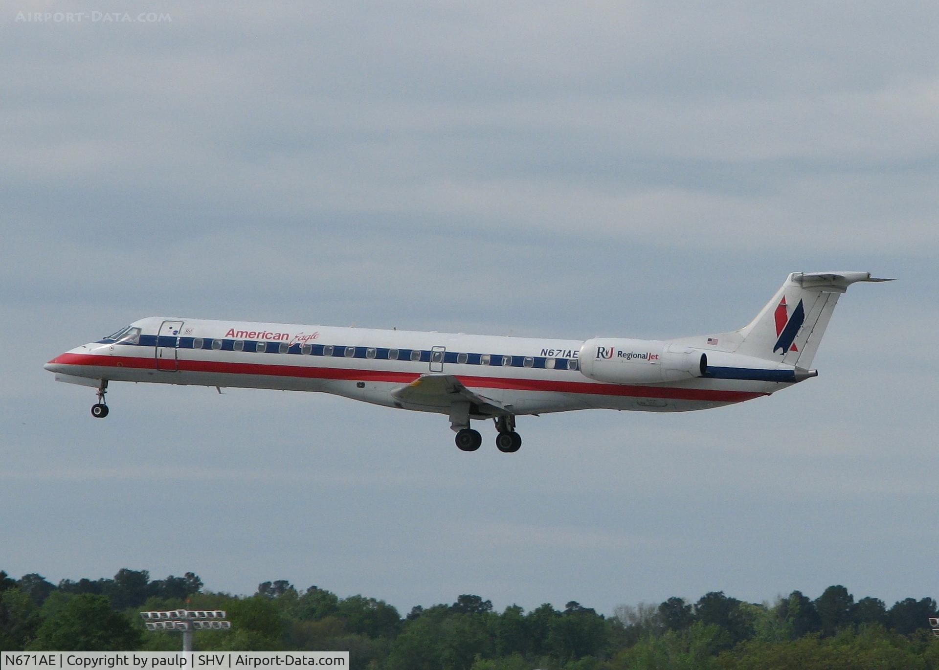 N671AE, 2004 Embraer ERJ-145LR (EMB-145LR) C/N 145793, About to touch down on runway 14 at the Shreveport Regional airport.