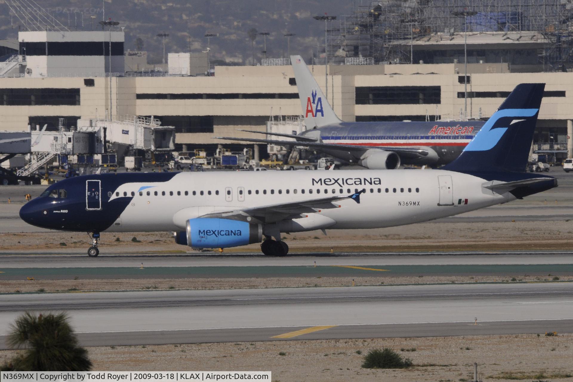 N369MX, 1992 Airbus A320-231 C/N 369, Taxi to gate
