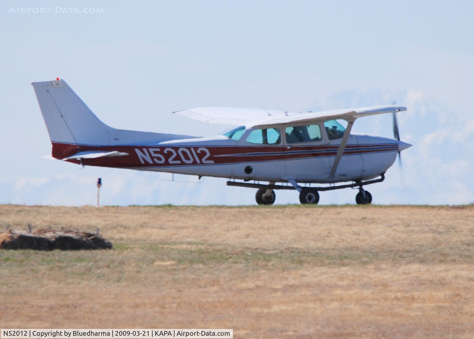 N52012, 1980 Cessna 172P C/N 17274393, Position and hold for 17L.
