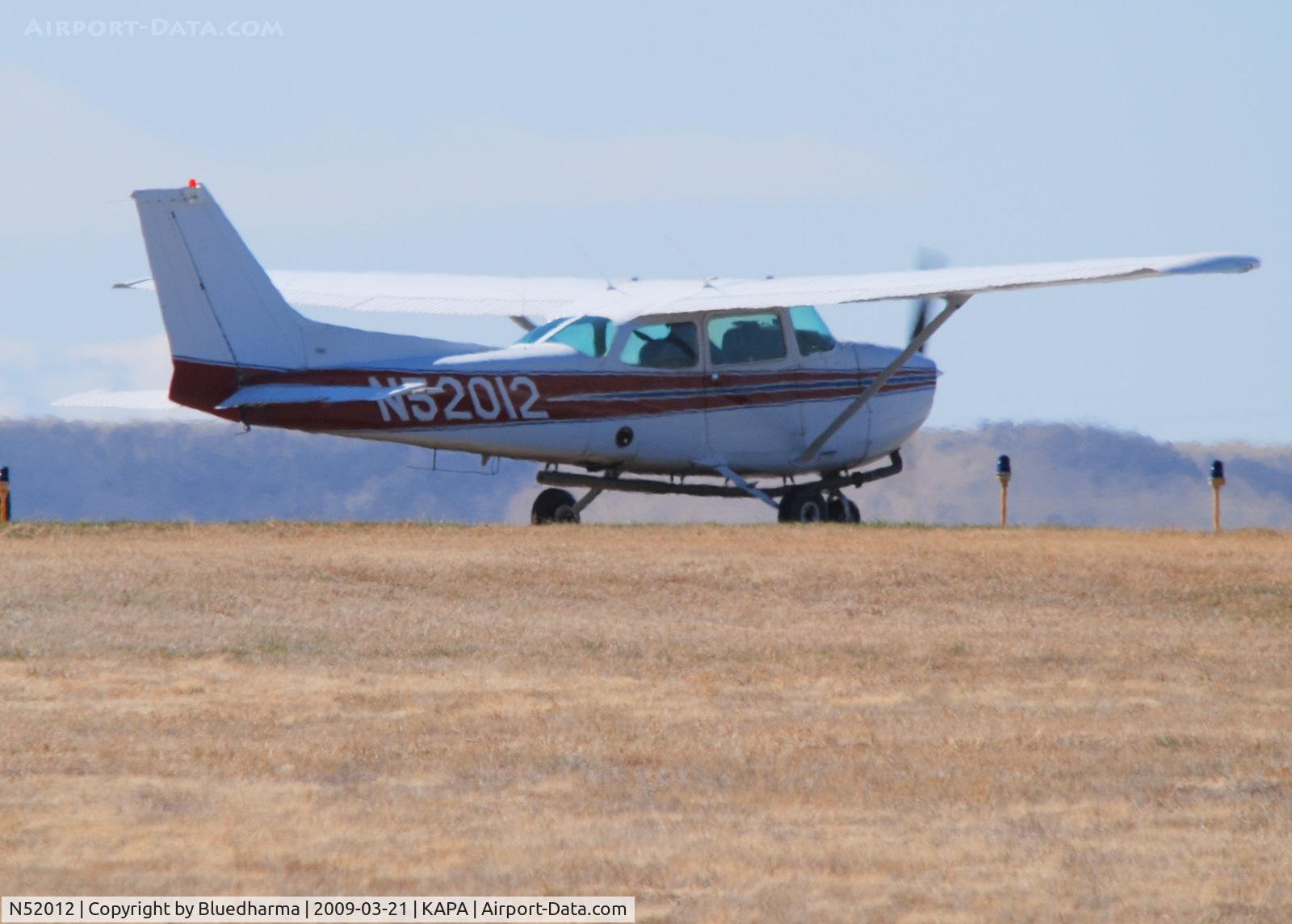 N52012, 1980 Cessna 172P C/N 17274393, Turning on to 17L.