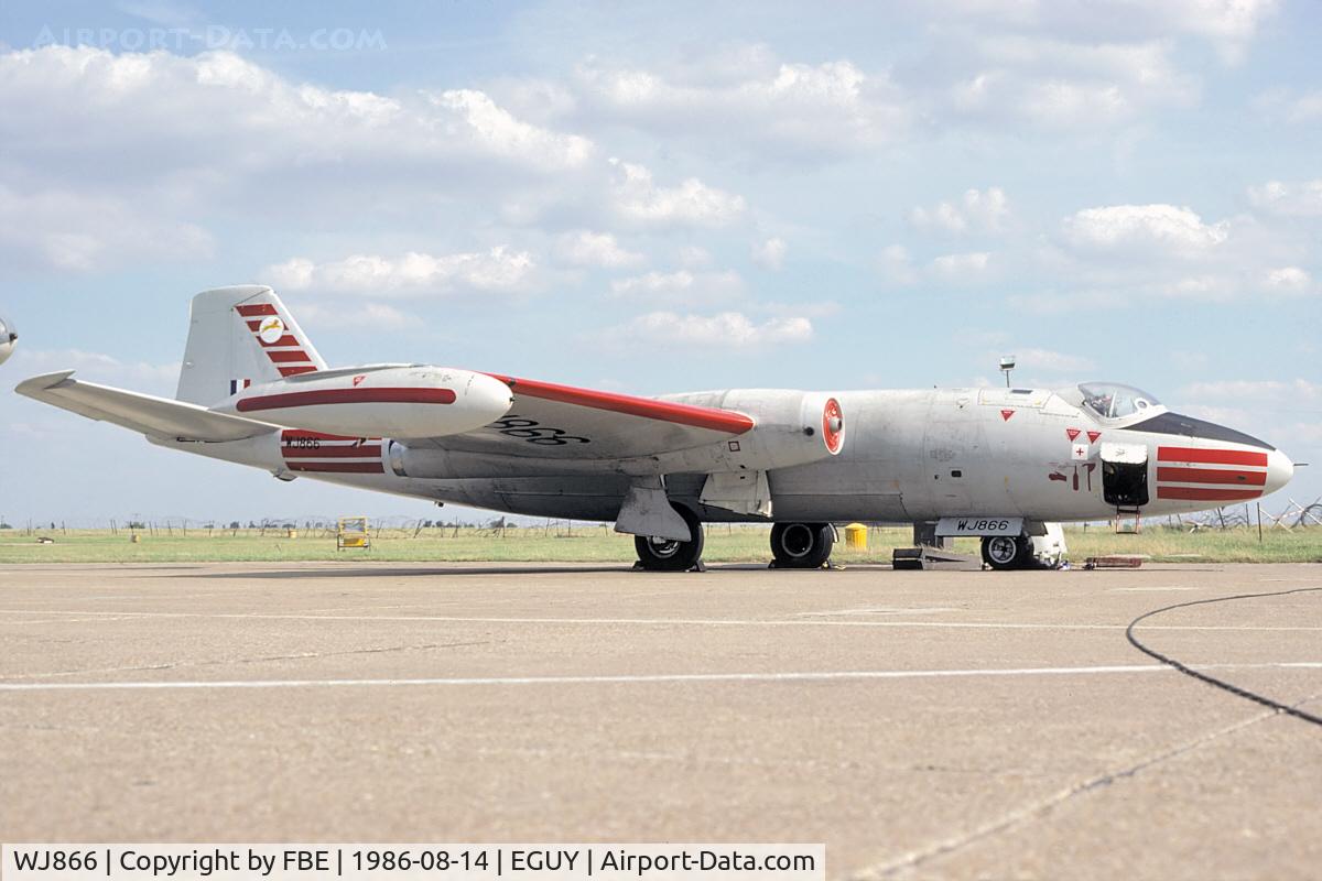 WJ866, English Electric Canberra T.4 C/N EEP71334, waiting for the next flight crew at RAF Wyton(Kodachrome slide scan)