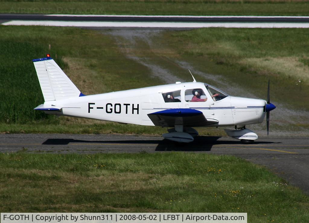 F-GOTH, Piper PA-28-181 Archer 3 C/N Not found F-GOTH, Taxiing to his parking...