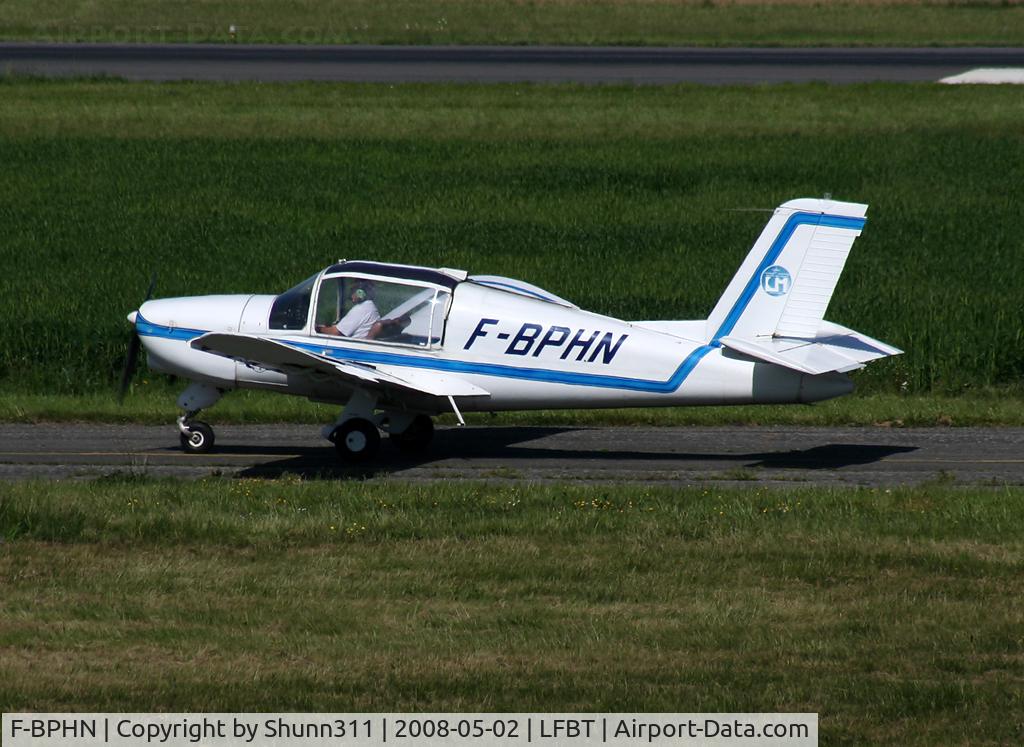 F-BPHN, Socata MS-880B Rallye Club C/N 1134, Rolling for a new light flight around the airport...