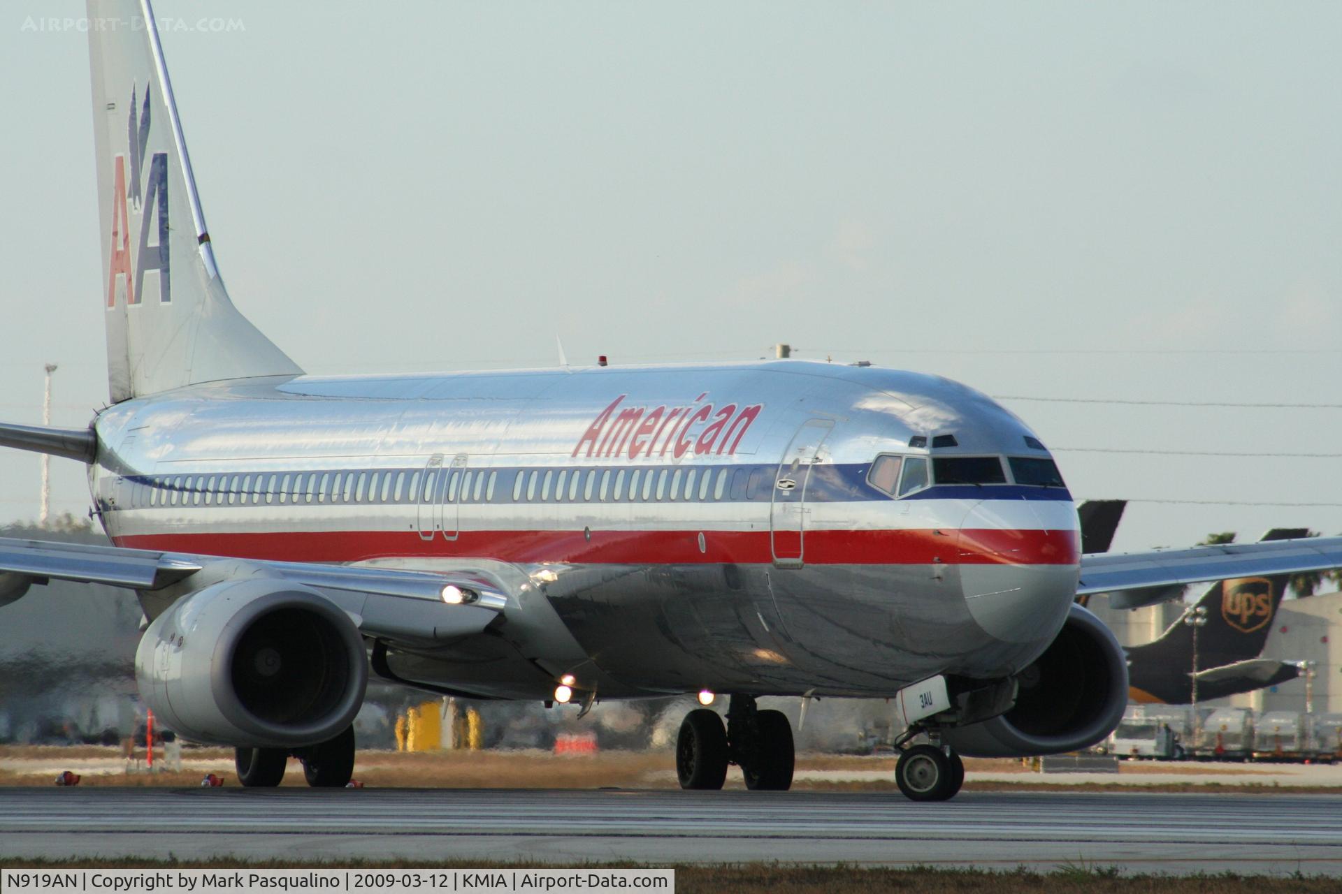 N919AN, 1999 Boeing 737-823 C/N 29520, Boeing 737-800