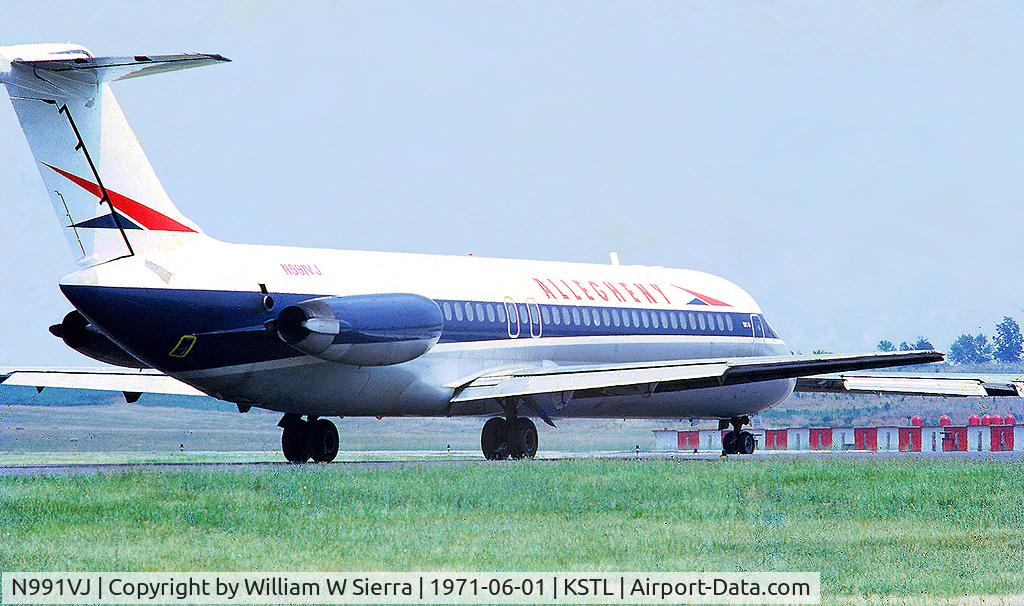 N991VJ, 1969 Douglas DC-9-31 C/N 47310, TAken in STL on a foggy morning