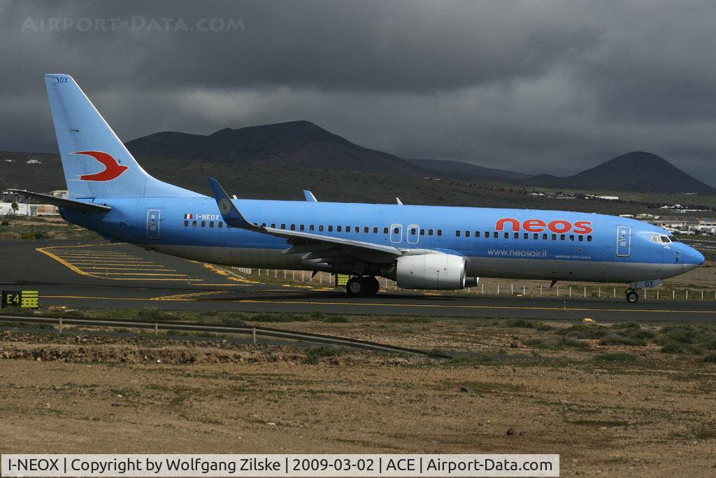 I-NEOX, 2004 Boeing 737-86N C/N 33677, visitor