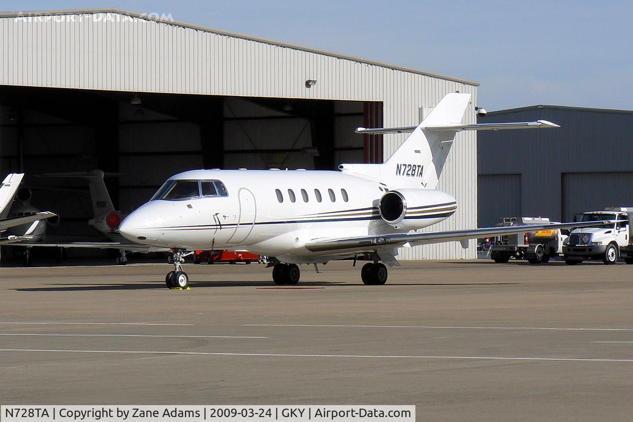 N728TA, 1998 Raytheon Hawker 800XP C/N 258364, At Arlington Municipal