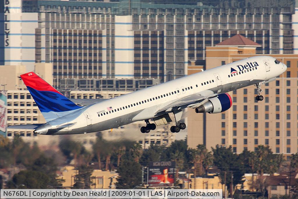 N676DL, 1992 Boeing 757-232 C/N 25981, Delta Air Lines N676DL (FLT DAL1112) climbing out from RWY 1R enroute to Salt Lake City Int'l (KSLC). Roll out April 15, 1992, first flight May 8, 1992, delivered to Delta Air Lines on May 28, 1992.