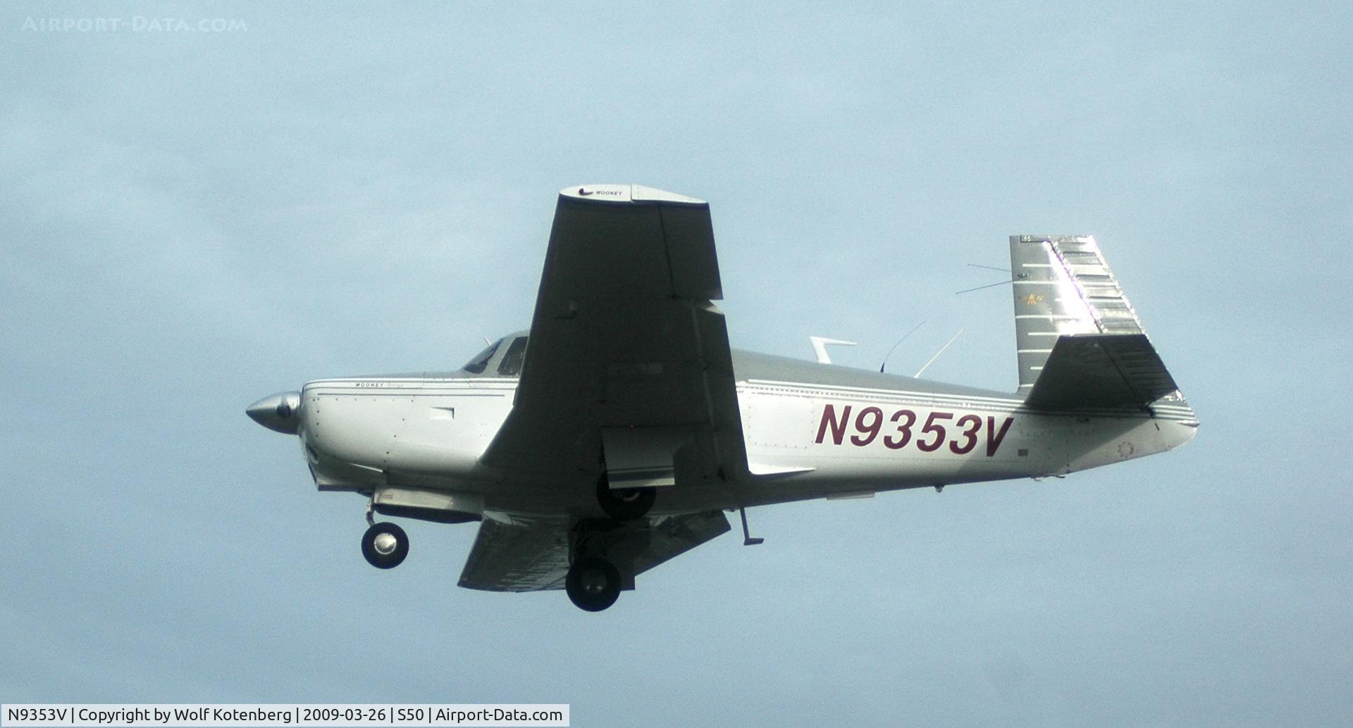 N9353V, 1969 Mooney M20C Ranger C/N 700011, final, runway 34