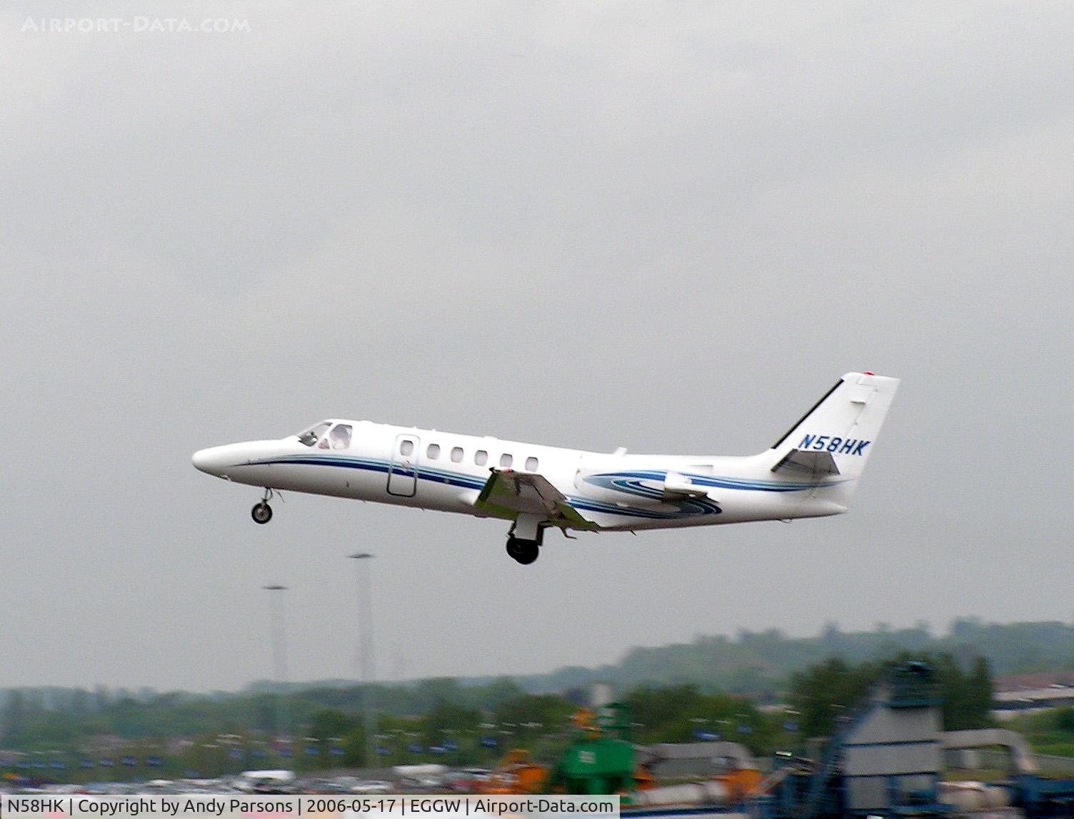 N58HK, 2004 Cessna 550 Citation Bravo C/N 550-1086, N58hk Departing Luton