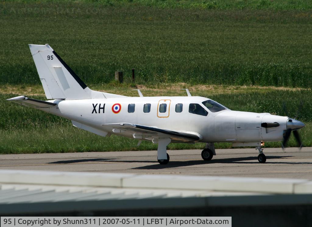 95, Socata TBM-700A C/N 95, Arriving to the terminal