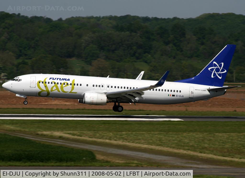 EI-DJU, 2000 Boeing 737-86N C/N 28619, Landing rwy 20