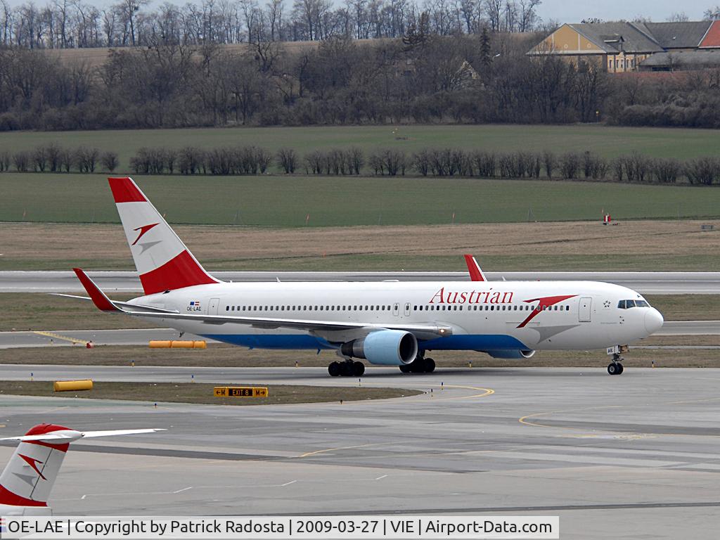 OE-LAE, 2000 Boeing 767-3Z9/ER C/N 30383, First Austrian 767 with winglets - probably one of the first pictures of the modified plane in Vienna
