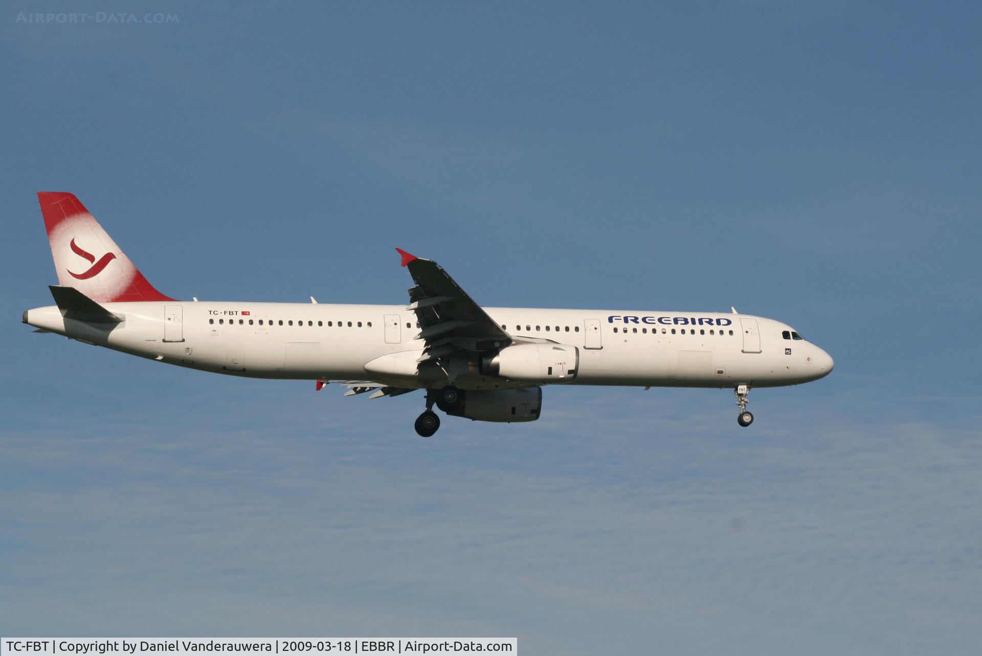 TC-FBT, 1998 Airbus A321-131 C/N 855, flight FHY577 is descending to rwy 02