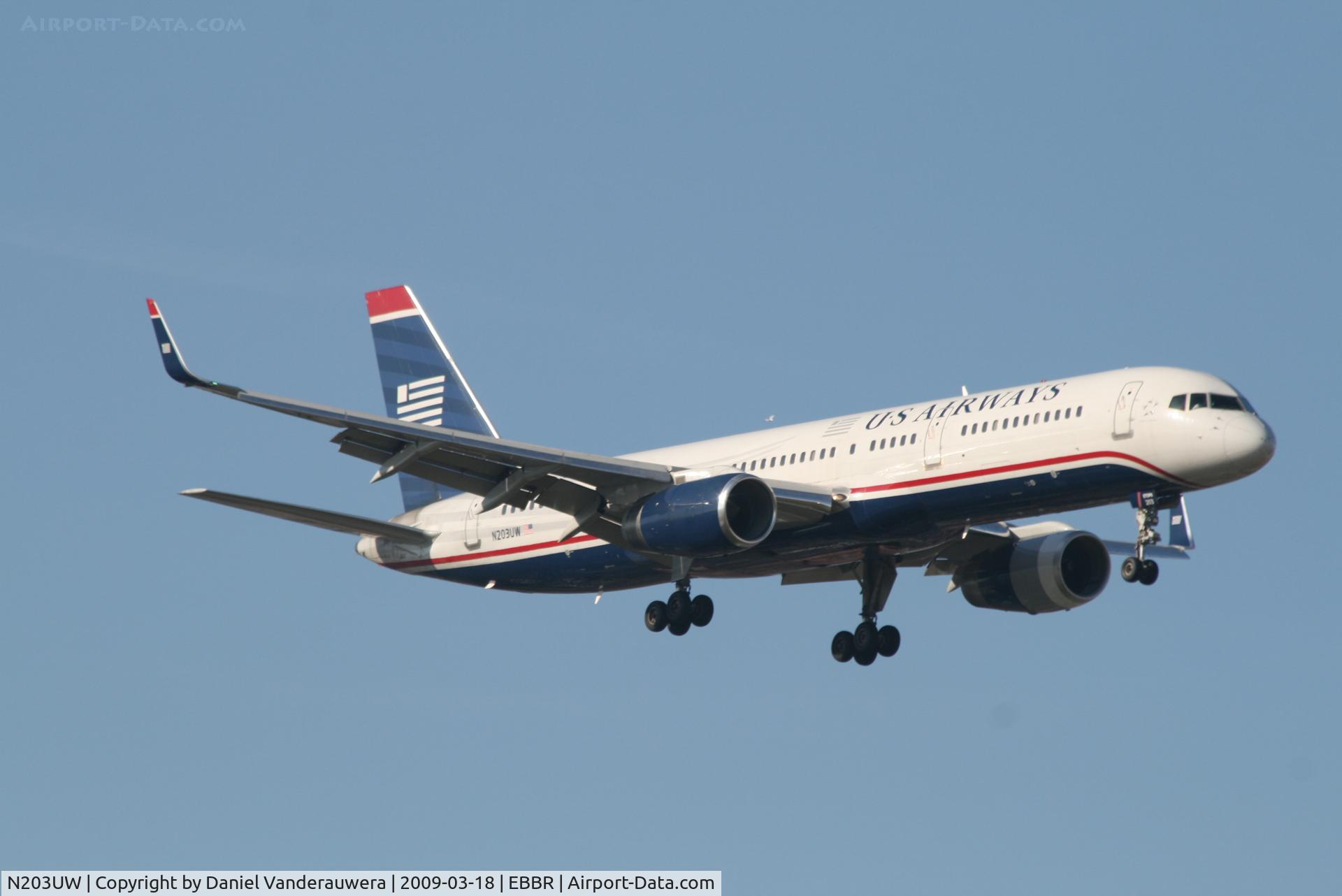 N203UW, 2000 Boeing 757-23N C/N 30548, arrival of flight US750 to rwy 02