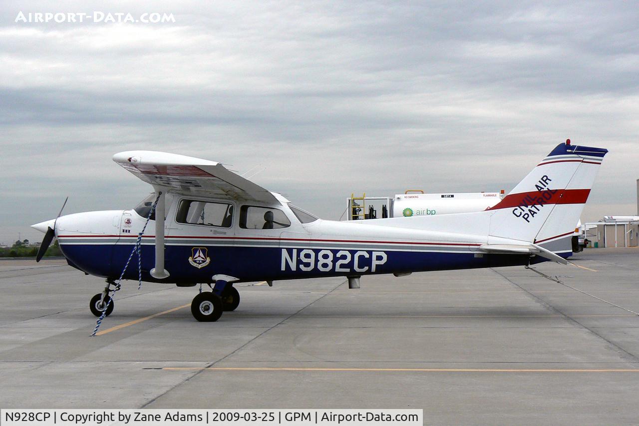 N928CP, 2001 Cessna 172S C/N 172S8916, Civil Air Patrol at Grand Prairie