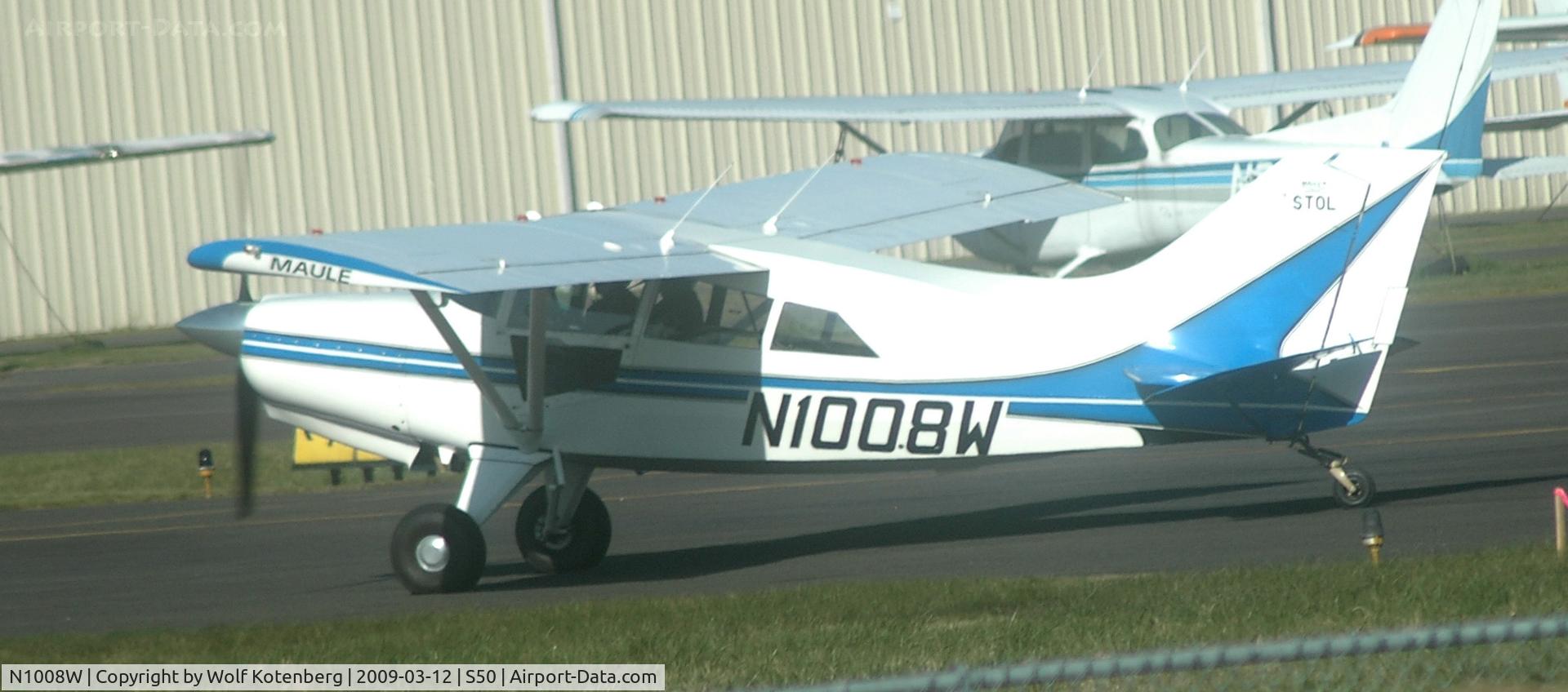 N1008W, Maule M-7-235B Super Rocket C/N 23022C, on apron at Auburn