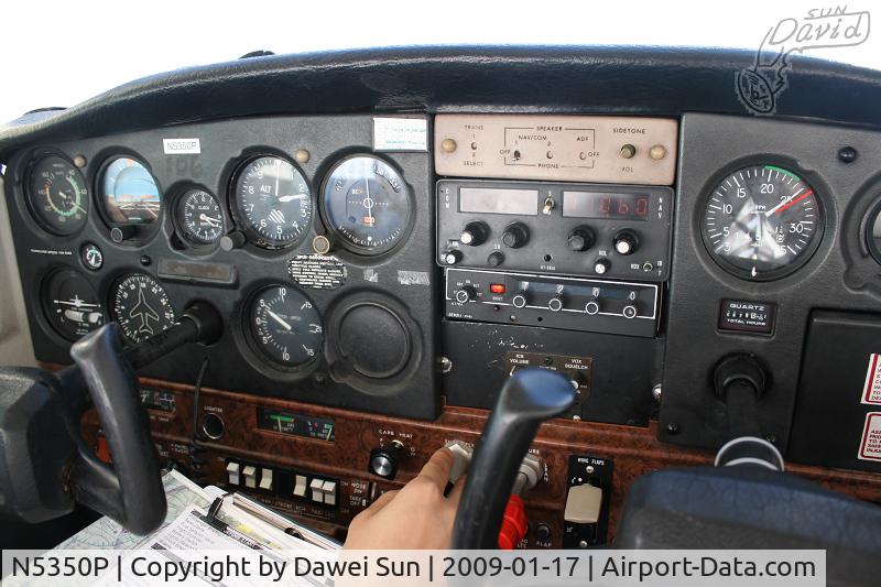 N5350P, 1981 Cessna 152 C/N 15284924, Cocpit