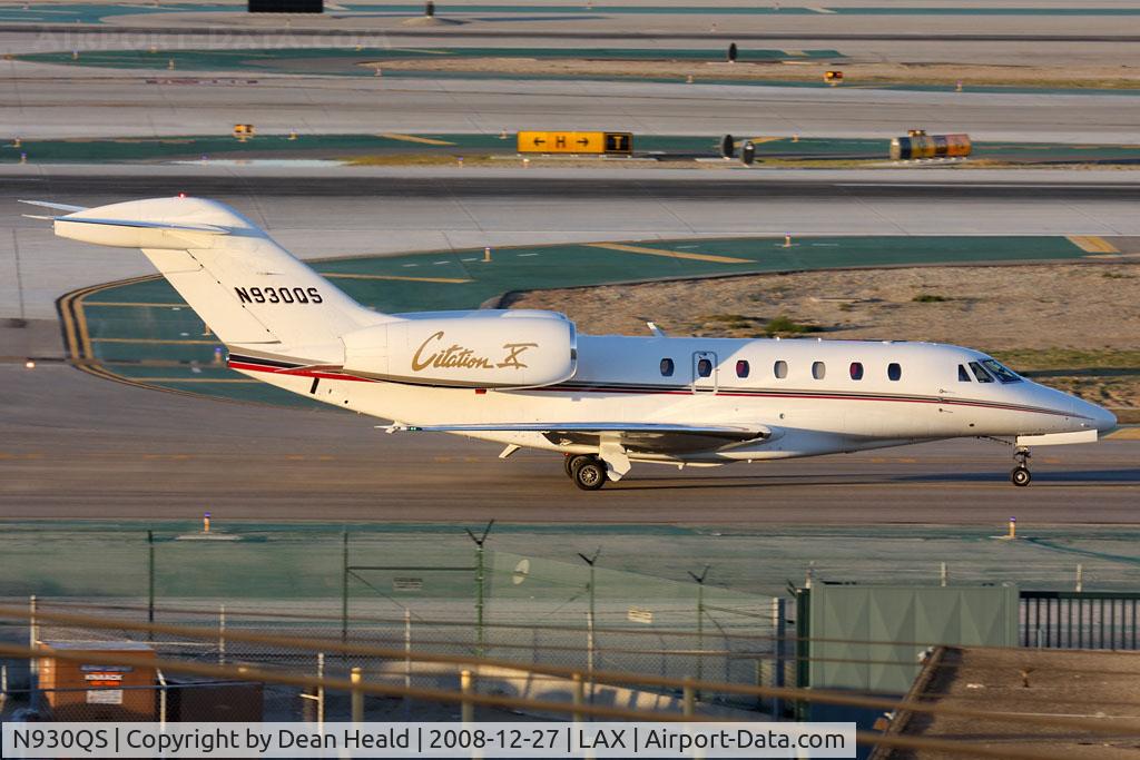 N930QS, 2000 Cessna 750 Citation X C/N 750-0130, NetJets N930QS taxiing to parking after arrival on the North Complex from Maui, Hawaii - Kahului (PHOG).