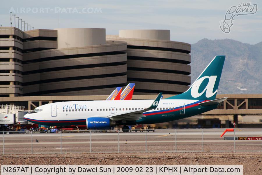 N267AT, 2005 Boeing 737-7BD C/N 33919, PHX