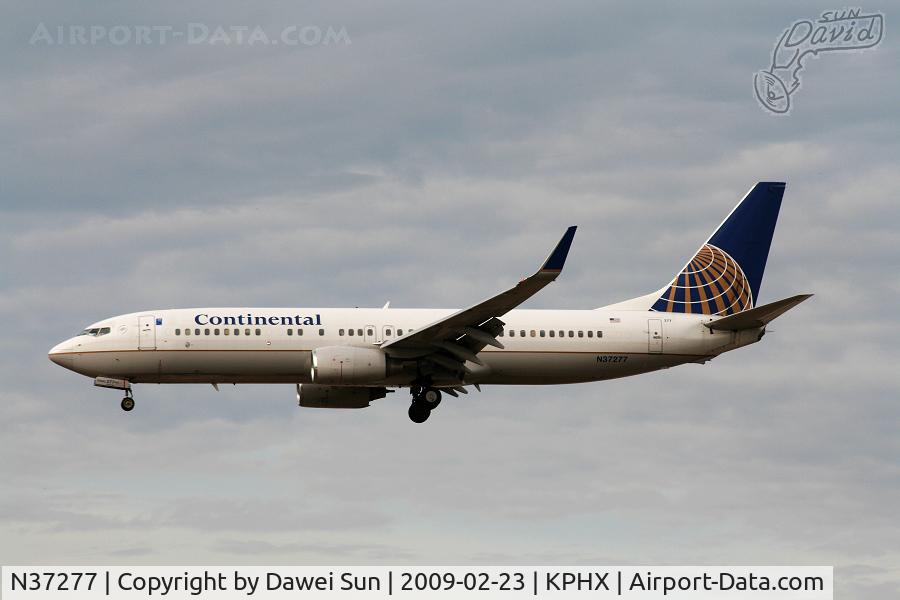 N37277, 2002 Boeing 737-824 C/N 31595, PHX