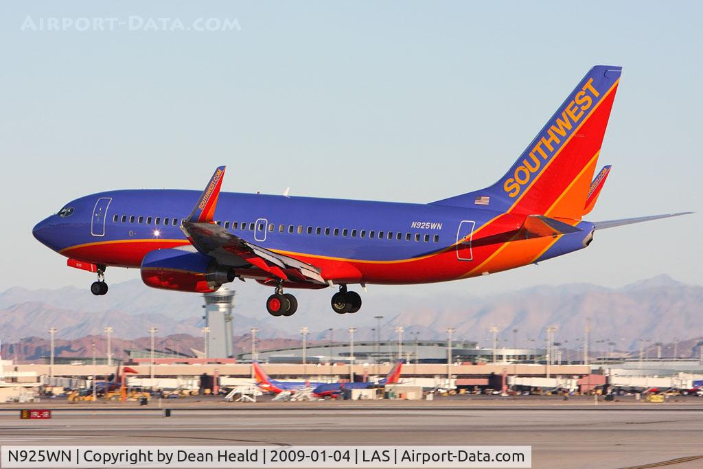 N925WN, 2008 Boeing 737-7H4 C/N 36630, Southwest Airlines N925WN (FLT SWA199) from San Francisco Int'l (KSFO) landing on RWY 1L.