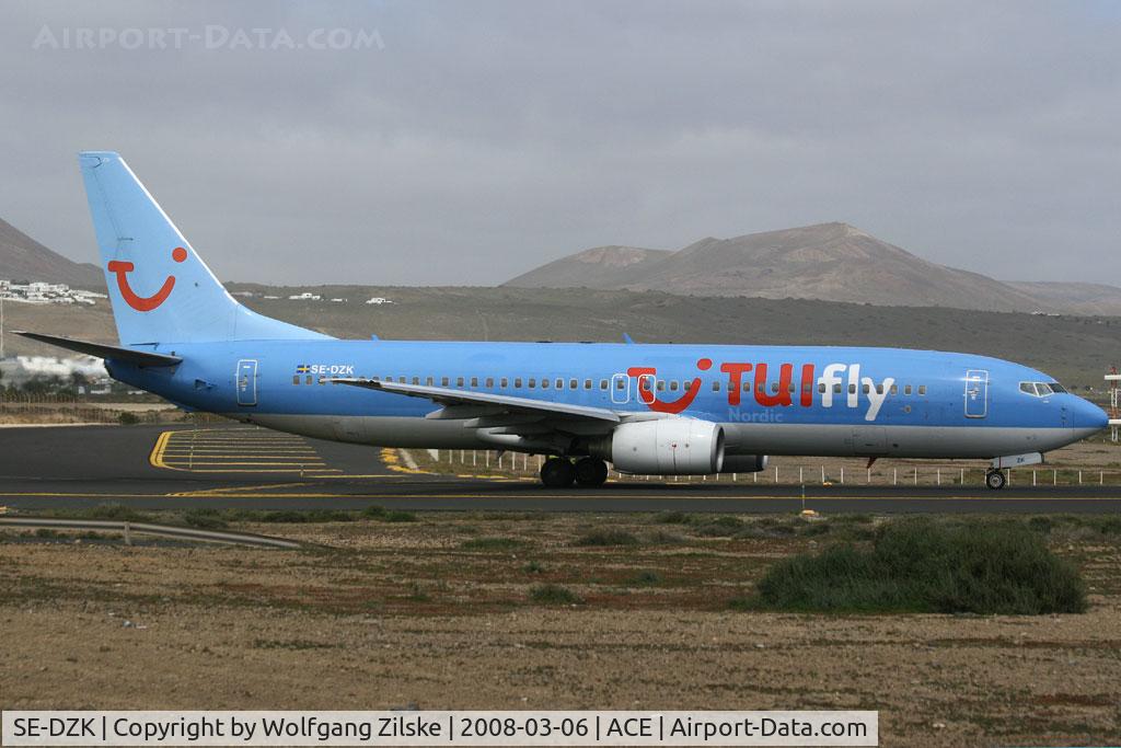 SE-DZK, 2000 Boeing 737-804 C/N 28231, visitor