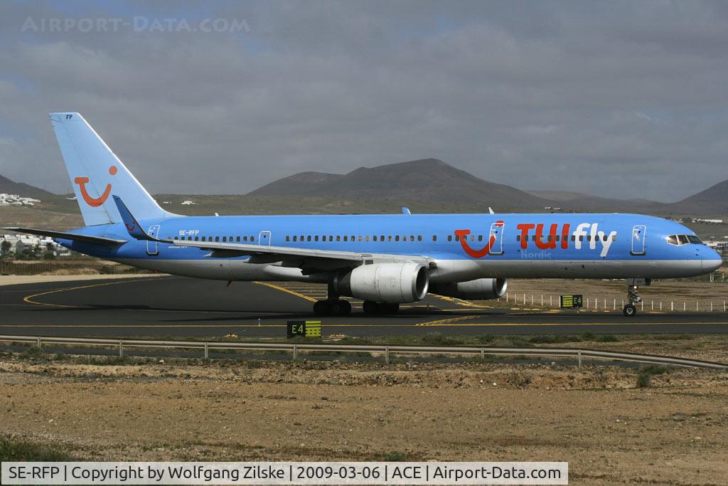 SE-RFP, 1994 Boeing 757-204 C/N 27219, visitor