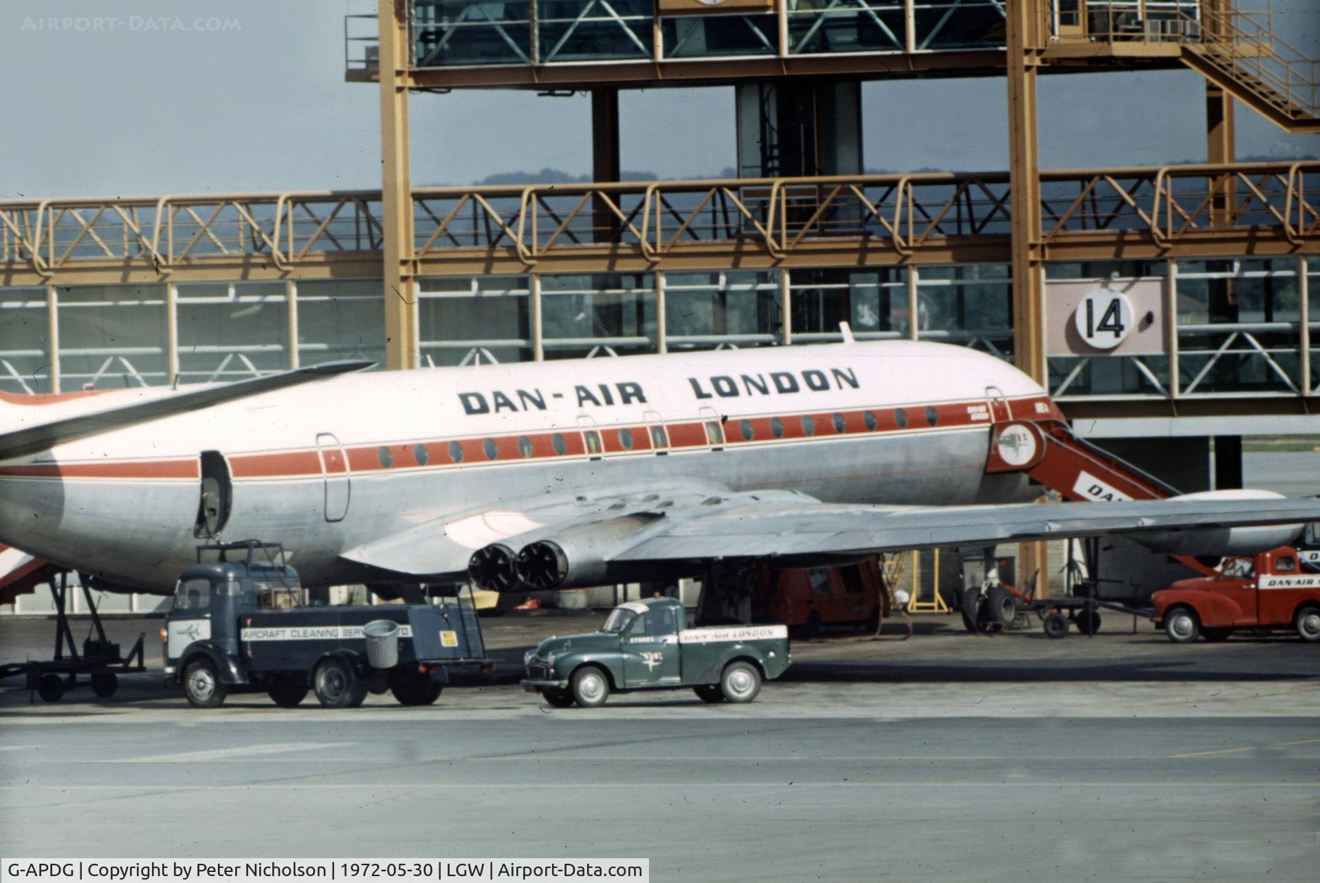 G-APDG, 1959 De Havilland DH.106 Comet 4 C/N 6427, Comet 4 of Dan-Air at the terminal of London Gatwick in May 1972.