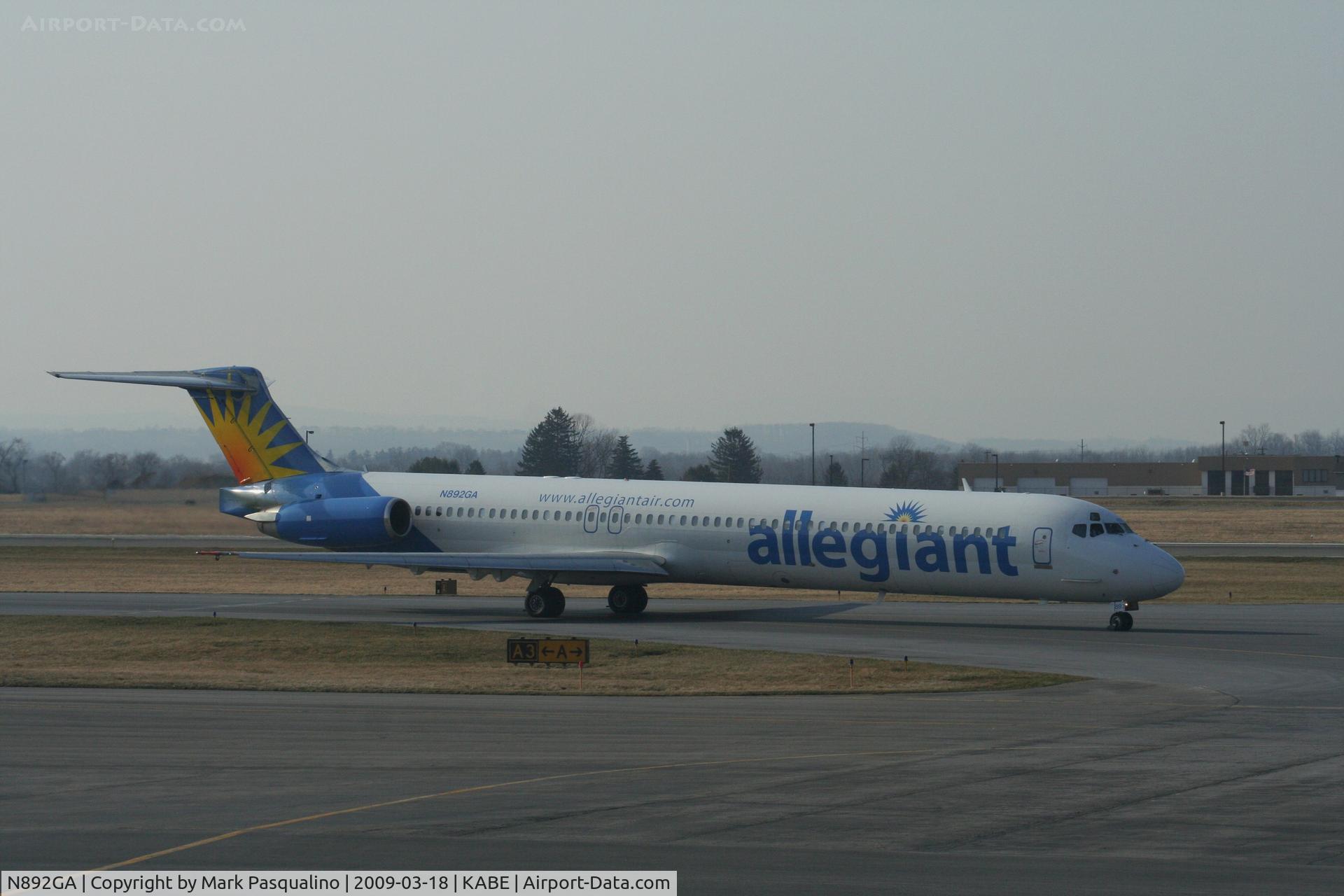 N892GA, 1989 McDonnell Douglas MD-83 (DC-9-83) C/N 49826, MD-83