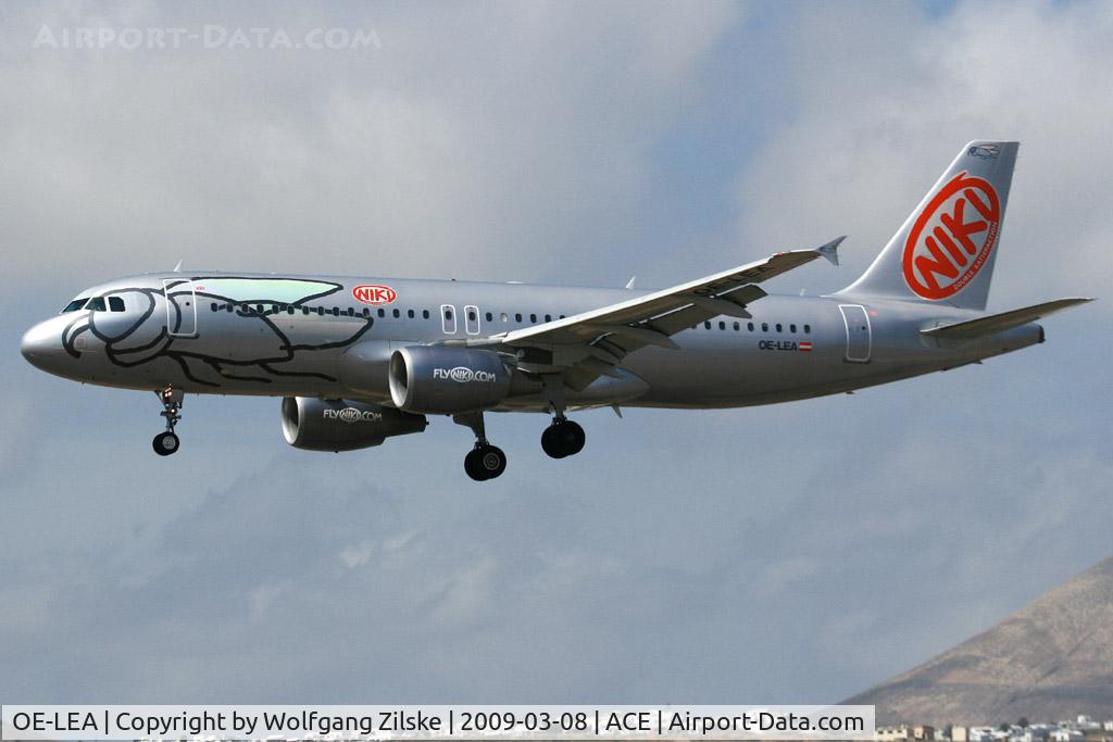 OE-LEA, 2005 Airbus A320-214 C/N 2529, visitor