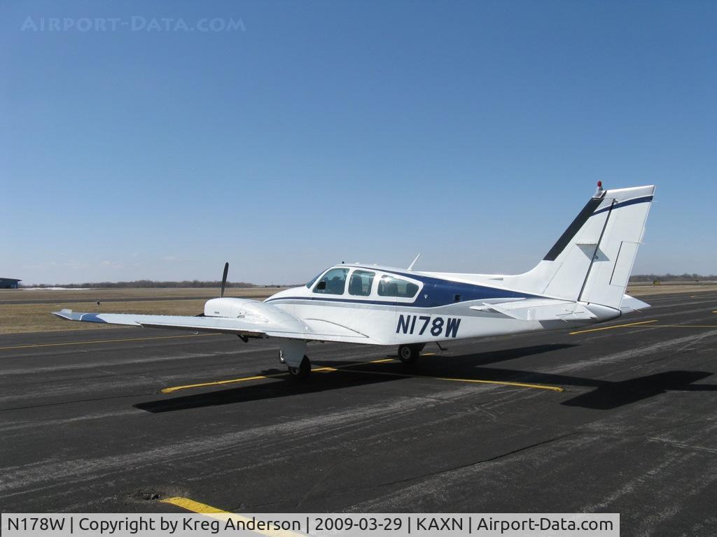 N178W, 1977 Beech 95-B55 (T42A) Baron C/N TC-2096, 1977 Beech 55 Baron