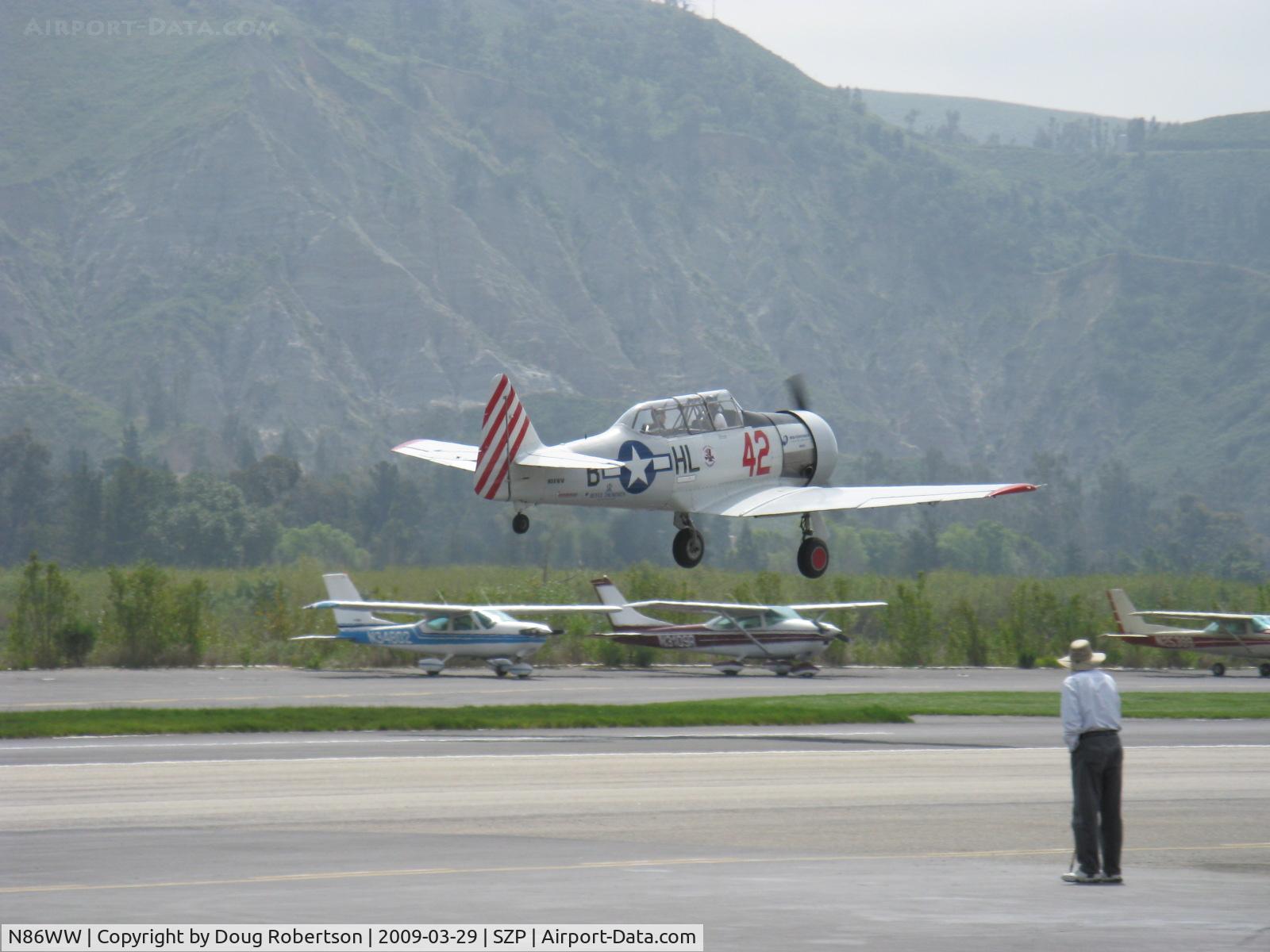 N86WW, 1956 North American SNJ-4 Texan C/N 88-12291, 1956 North American SNJ-4, P&W R-1340 AN-1 550 Hp, takeoff climb Rwy 22